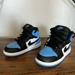 Toddler size 8c Jordan's 1s MID